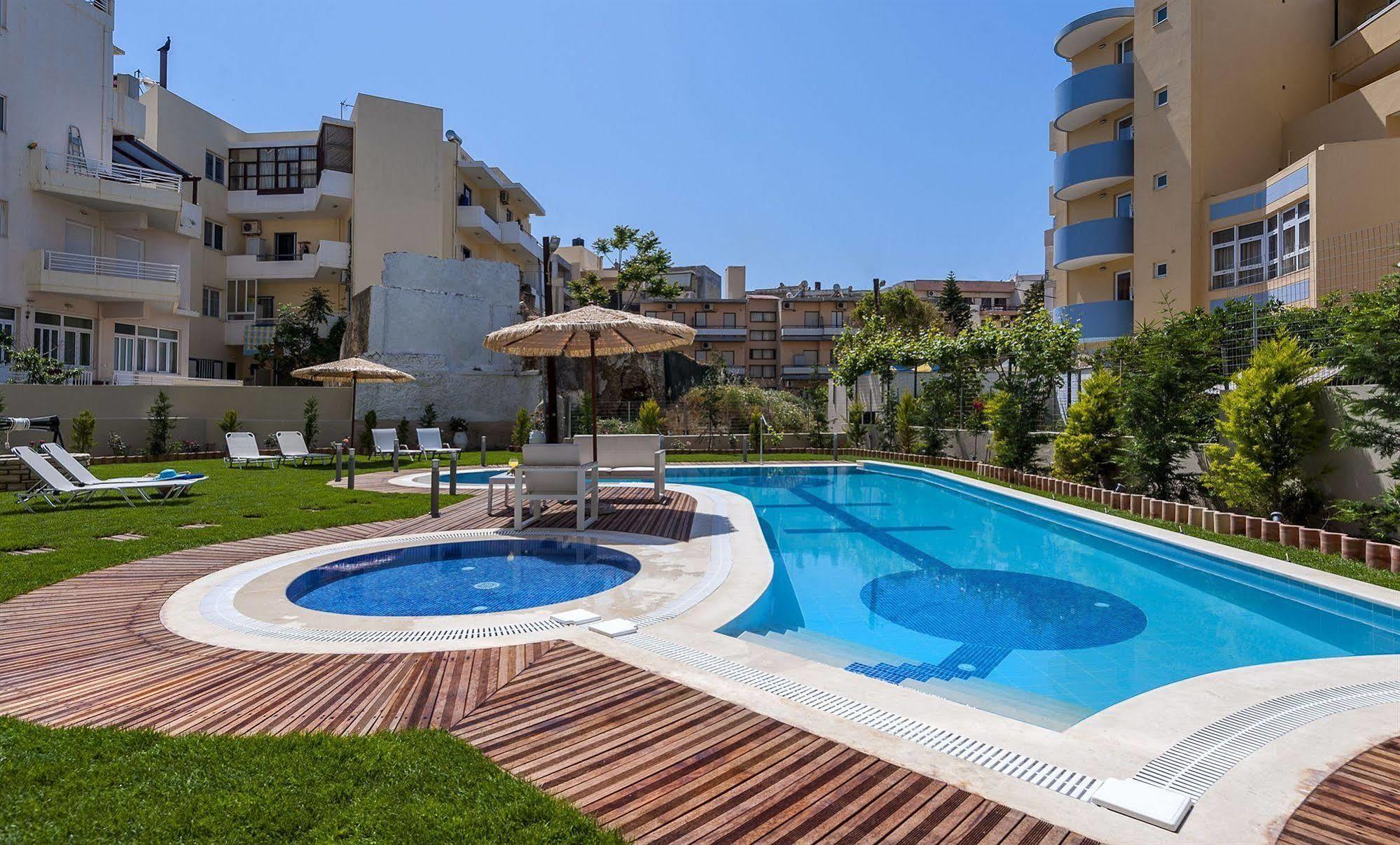 Leonidas Hotel & Apartments Rethymno Esterno foto